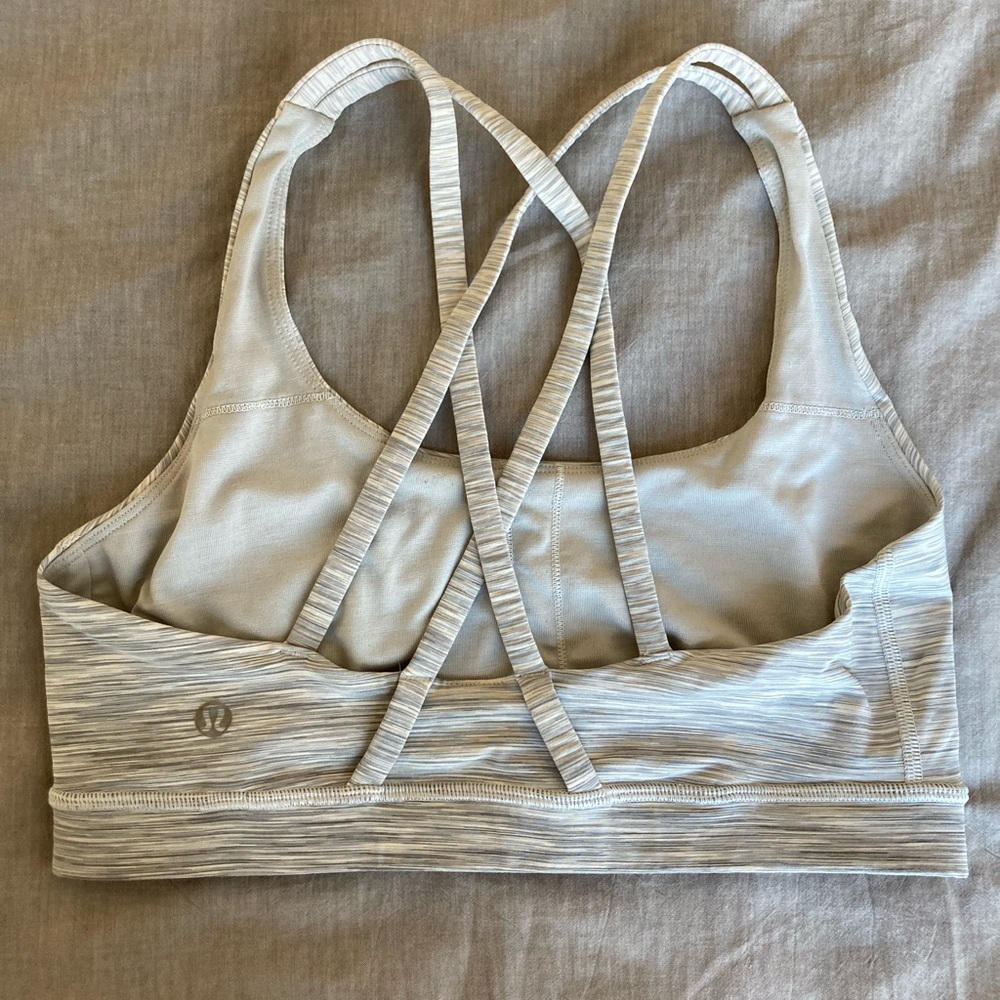 Lululemon energy bra size 6 (fits closer to 8)
